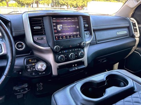 Used 2020 RAM 1500 Laramie w/ Off Road Group AWD/4WD image 9