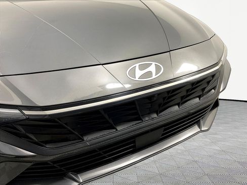 Used 2024 Hyundai Elantra Limited FWD image 33