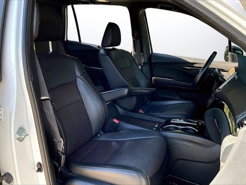 Used 2022 Honda Pilot Black Edition image 23