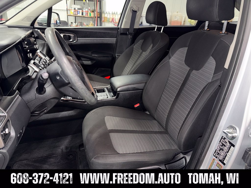 Used 2021 Kia Sorento LX FWD image 11