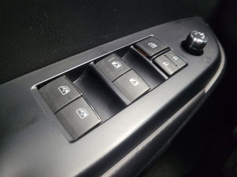 Used 2017 Toyota Highlander XLE w/ Carpet Mat Package image 27