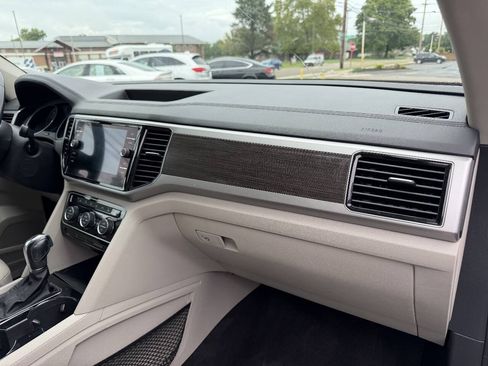 Used 2018 Volkswagen Atlas SEL AWD/4WD image 13