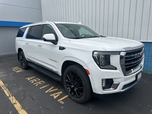 Used 2022 GMC Yukon XL SLT w/ SLT Luxury Package AWD/4WD image 1