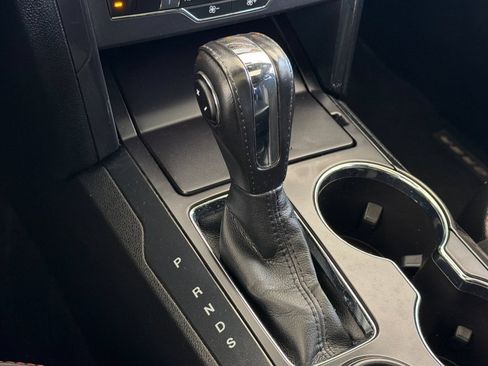 Used 2018 Ford Explorer XLT w/ Equipment Group 202A FWD image 24
