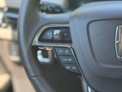Used 2022 Lincoln Nautilus AWD w/ Premium Package image 22