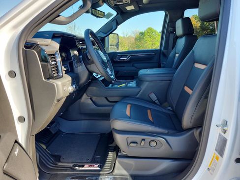 New 2026 GMC Sierra 2500 AT4 w/ AT4 Premium Plus Package image 18