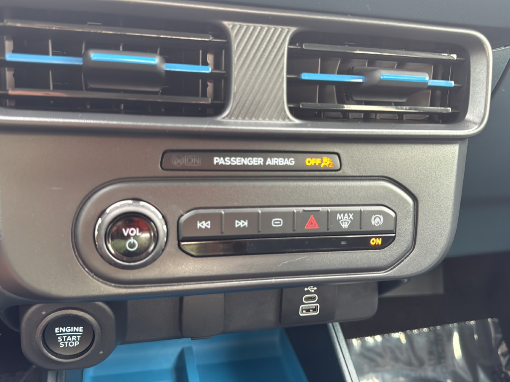 Used 2025 Ford Maverick XLT w/ Equipment Group 302A AWD/4WD image 26