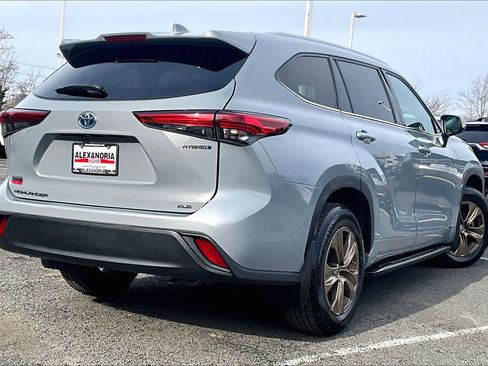 Used 2022 Toyota Highlander Bronze Edition image 12