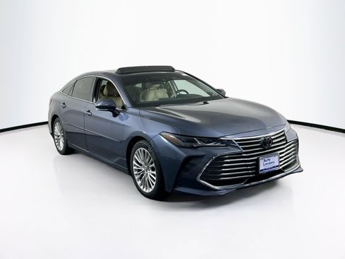 Used 2019 Toyota Avalon Limited w/ All Weather Liner Package FWD image 3