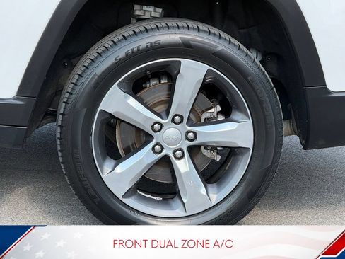 Used 2021 Jeep Grand Cherokee L Limited AWD/4WD image 4
