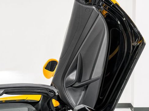 Used 2022 McLaren 720S Spider image 31