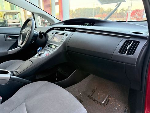 Used 2015 Toyota Prius Three image 17