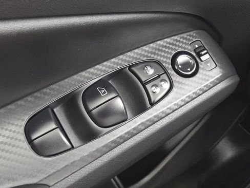 Used 2025 Nissan Altima 2.5 SV image 33