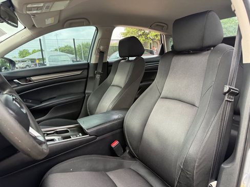 Used 2018 Honda Accord LX image 10