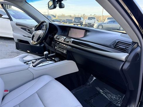 Used 2017 Lexus LS 460 w/ Comfort Package RWD image 12