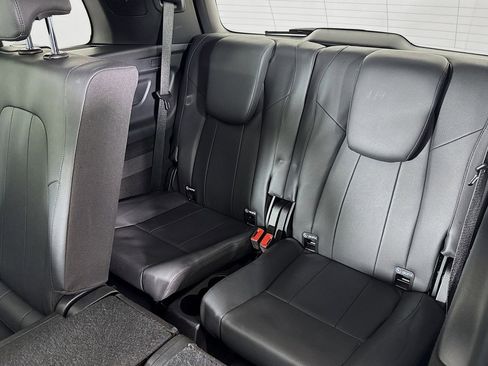 Used 2020 Mercedes-Benz GLB 250 image 8