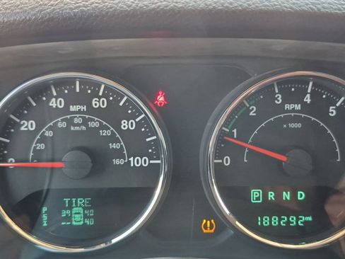 Used 2015 Jeep Wrangler Unlimited Sahara w/ Max Tow Package AWD/4WD image 11