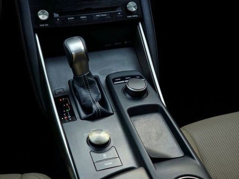 Used 2017 Lexus IS 200t image 19