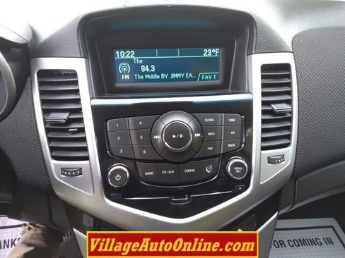 Used 2016 Chevrolet Cruze LT image 38