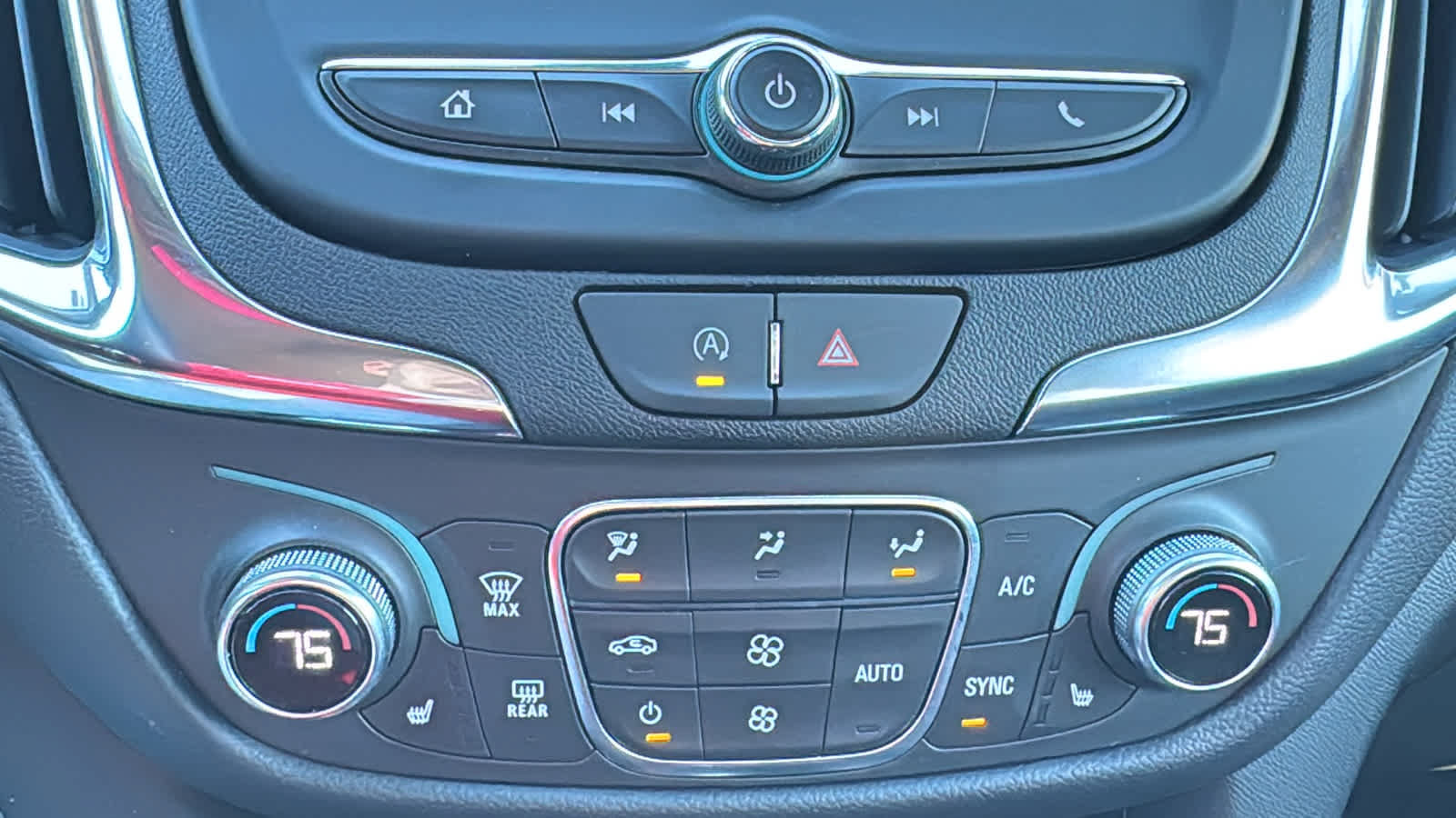 Certified 2024 Chevrolet Equinox LT AWD/4WD image 17
