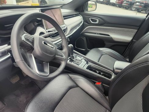 Used 2024 Jeep Compass Latitude image 18