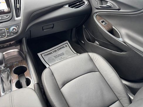 Used 2025 Chevrolet Malibu LT FWD image 15