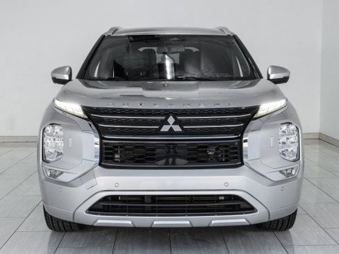 Used 2022 Mitsubishi Outlander SEL image 3
