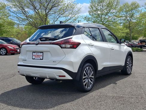 Used 2024 Nissan Kicks SV FWD image 5