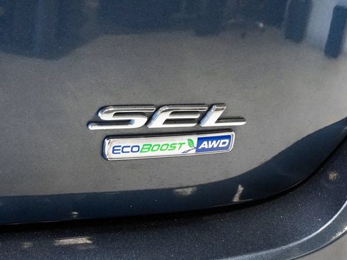 Used 2018 Ford Edge SEL w/ Equipment Group 201A AWD/4WD image 28