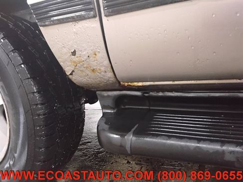 Used 1999 Chevrolet Suburban 4WD w/ Preferred Equipment Group 3 image 21