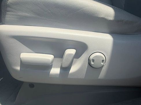 Used 2015 Toyota Sienna XLE FWD image 12