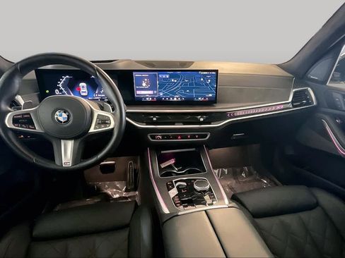 Used 2025 BMW X7 xDrive40i w/ M Sport Package AWD/4WD image 14