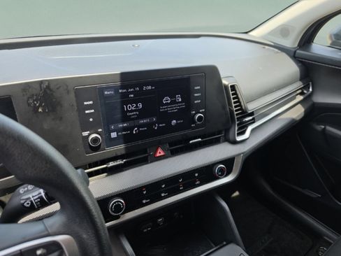 Used 2023 Kia Sportage LX AWD/4WD image 17