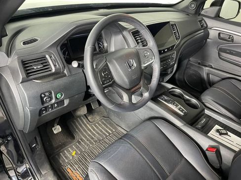 Certified 2023 Honda Passport TrailSport image 3
