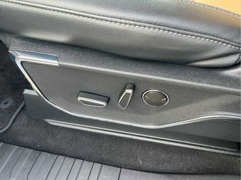 Used 2023 Ford F150 Lariat w/ Equipment Group 502A High image 30