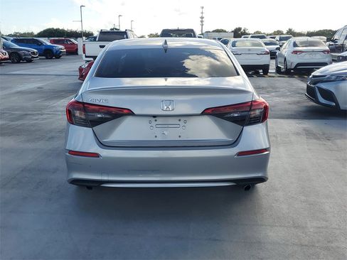 Used 2022 Honda Civic EX image 6
