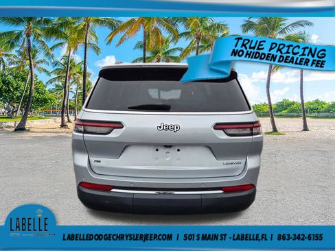 Used 2021 Jeep Grand Cherokee L Limited RWD image 3