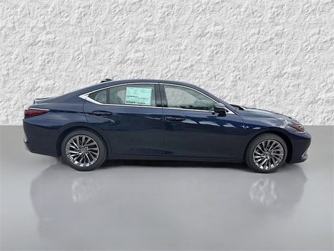New 2025 Lexus ES 350 Ultra Luxury image 2