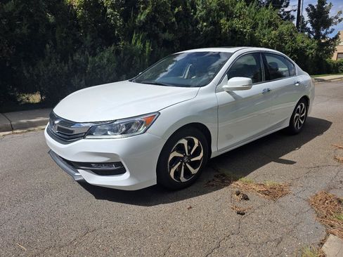 Used 2017 Honda Accord EX-L image 2