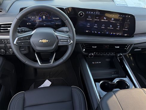 New 2026 Chevrolet Suburban Premier image 11