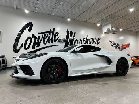 Used 2024 Chevrolet Corvette Stingray Preferred Cpe w/ Z51 Performance Package RWD image 27