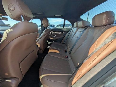 Used 2022 Mercedes-Benz E 450 4MATIC Sedan image 11