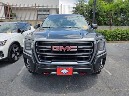Used 2023 GMC Yukon AT4 w/ Technology Package AWD/4WD image 2
