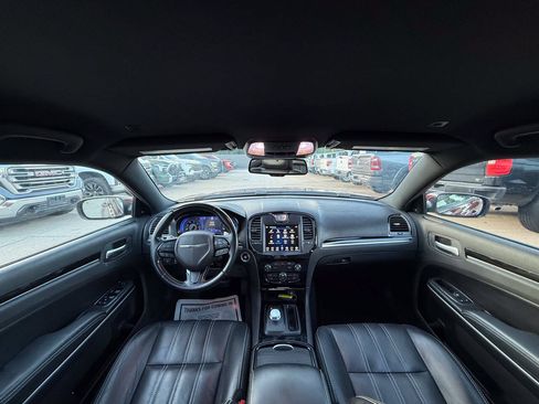 Used 2019 Chrysler 300 S RWD image 18