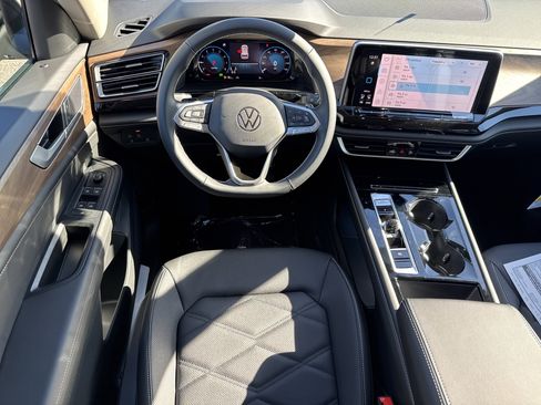 New 2026 Volkswagen Atlas SE image 7