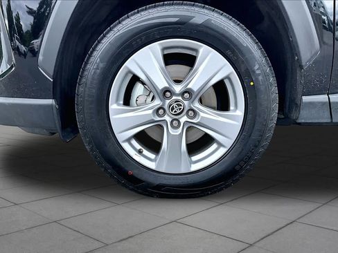 Used 2025 Toyota RAV4 LE AWD/4WD image 11