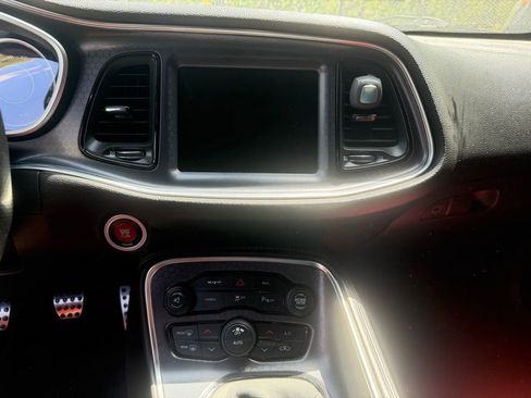 Used 2015 Dodge Challenger SRT w/ Technology Group image 24