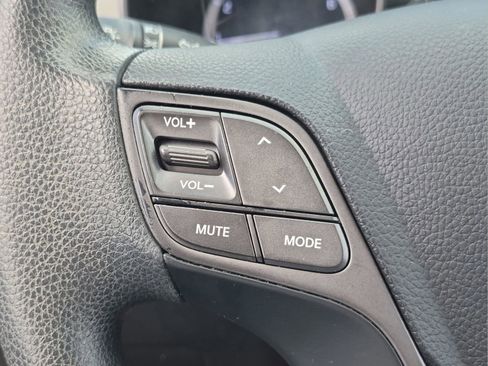 Used 2018 Hyundai Santa Fe Sport FWD image 13