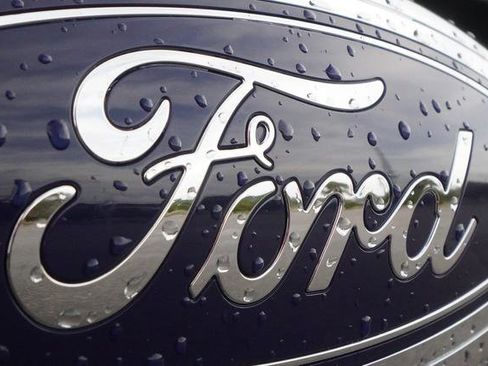 Used 2022 Ford F150 Lariat w/ Trailer Tow Package AWD/4WD image 47