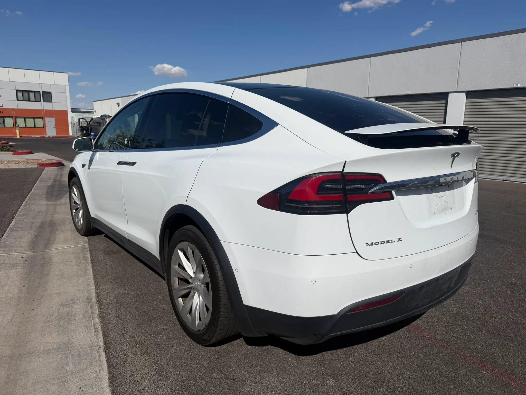 Used 2016 Tesla Model X 90D AWD/4WD image 4